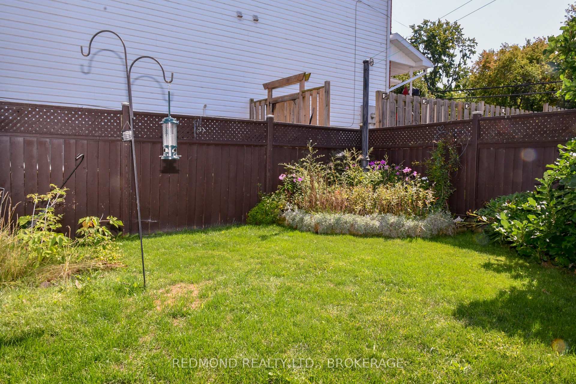 Photo 30 of 21 Elm Street, Gananoque — HOMEH