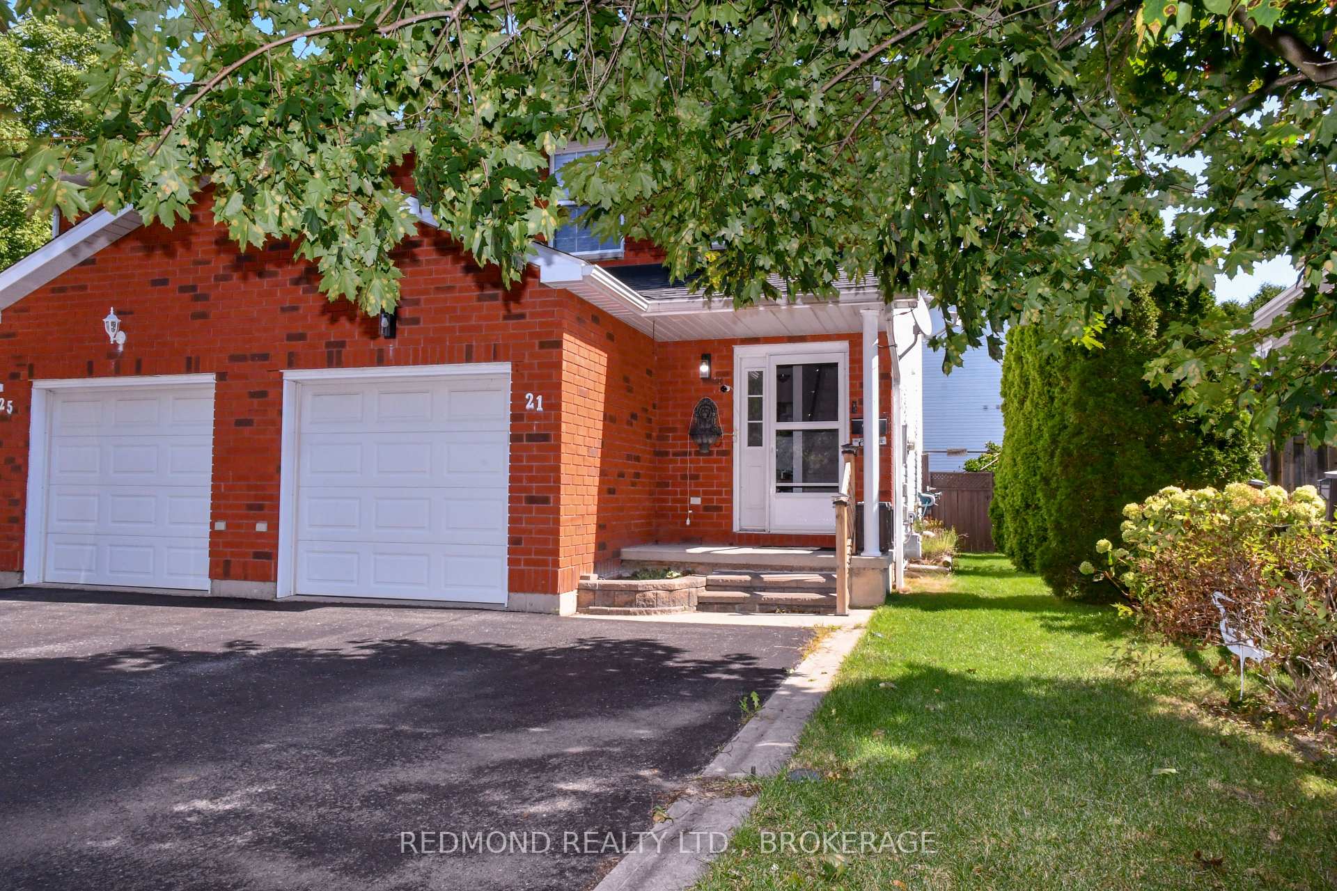 Photo 33 of 21 Elm Street, Gananoque — HOMEH