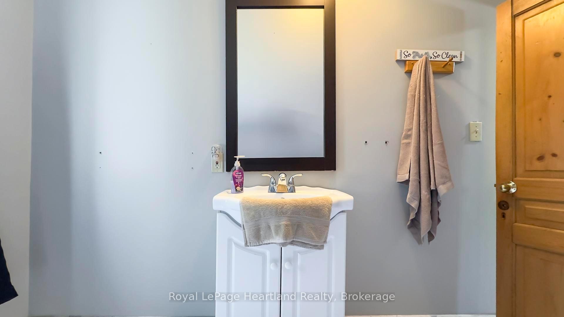 Photo 32 of 108 Newgate Street, Goderich, Goderich (Town) — HOMEH