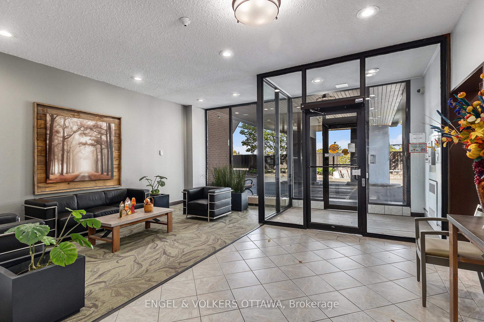 Photo 5 of Unit 1110, 2951 Riverside Drive, Ottawa, Mooneys Bay/Riverside Park — HOMEH