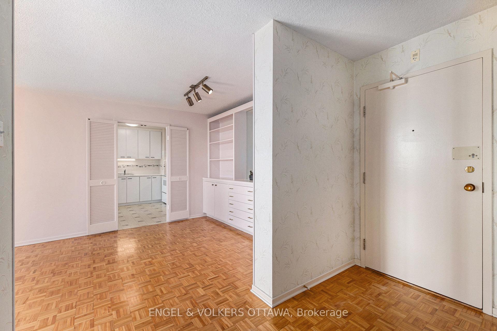 Photo 7 of Unit 1110, 2951 Riverside Drive, Ottawa, Mooneys Bay/Riverside Park — HOMEH