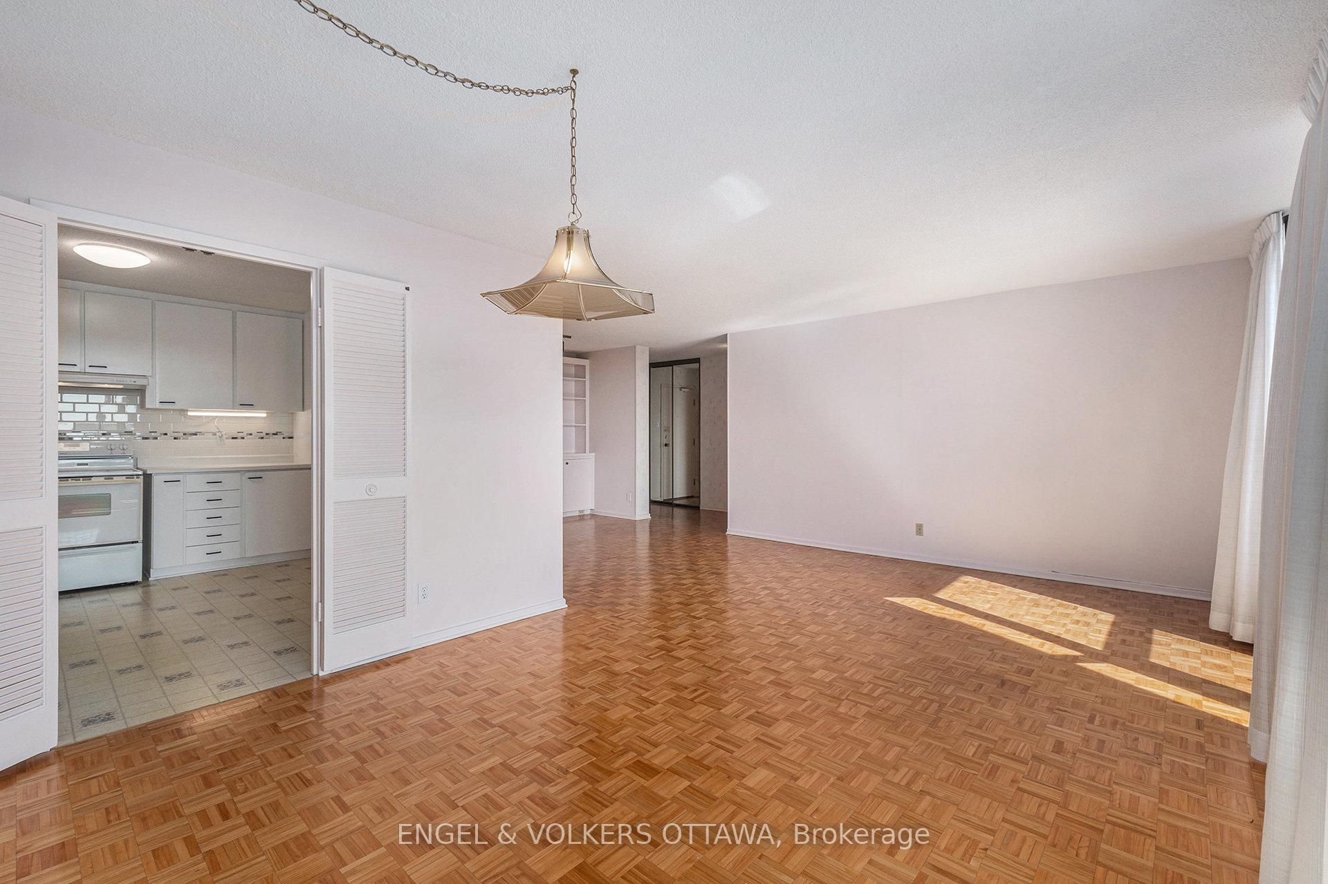 Photo 10 of Unit 1110, 2951 Riverside Drive, Ottawa, Mooneys Bay/Riverside Park — HOMEH