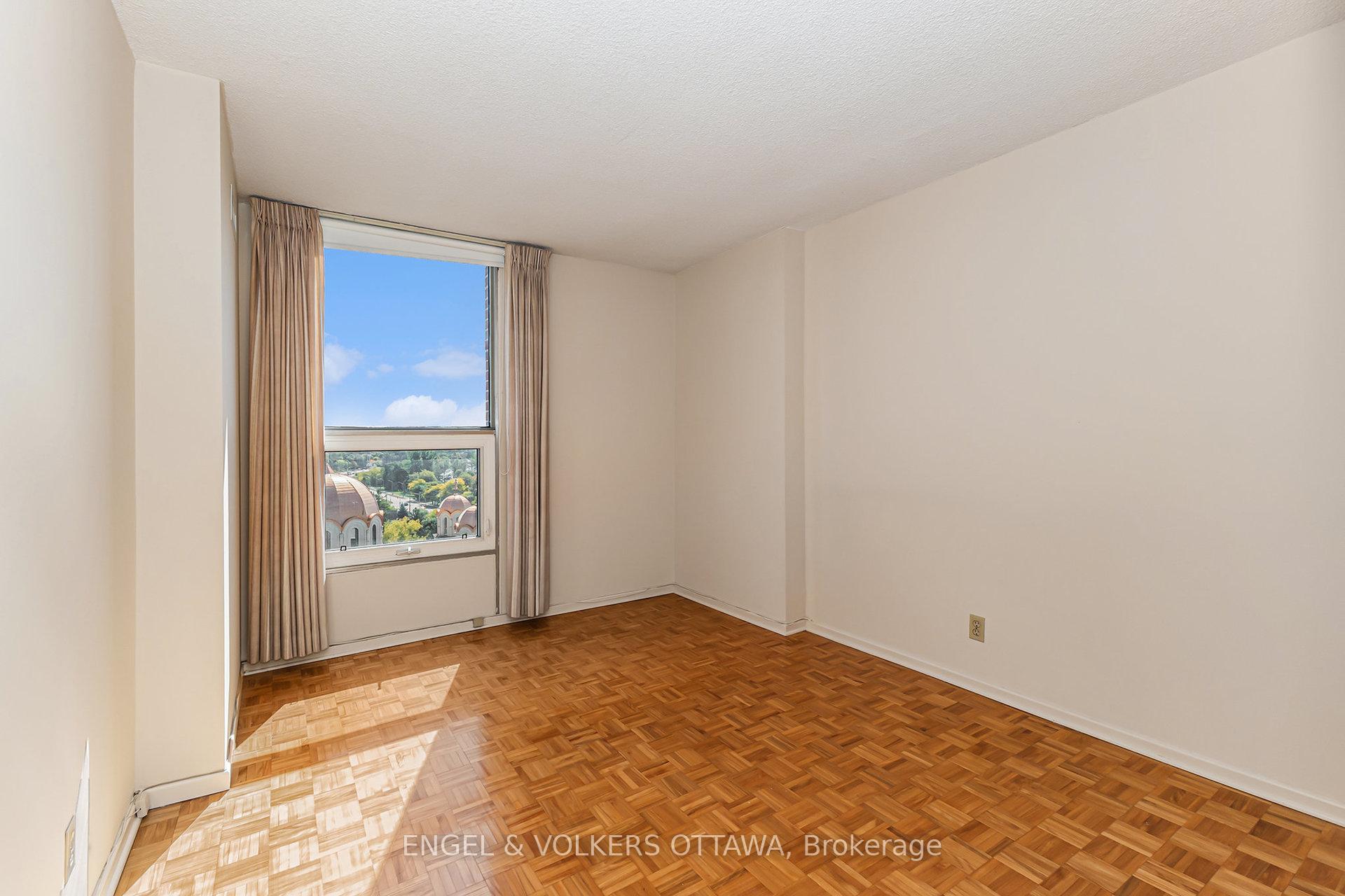 Photo 23 of Unit 1110, 2951 Riverside Drive, Ottawa, Mooneys Bay/Riverside Park — HOMEH