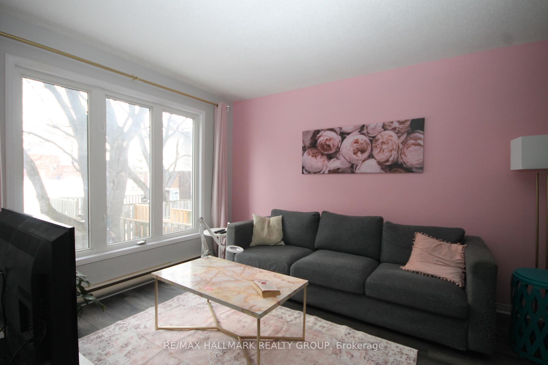 Photo 3 of 107 Salter Crescent, Ottawa, Kanata - Beaverbrook — HOMEH
