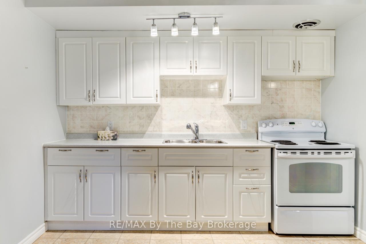Photo 12 of Unit 309, 184 Eighth Street W, Collingwood — HOMEH