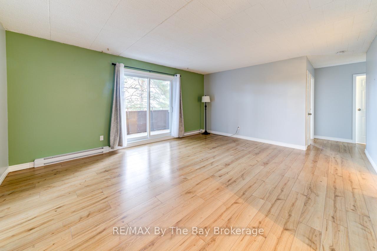 Photo 13 of Unit 309, 184 Eighth Street W, Collingwood — HOMEH