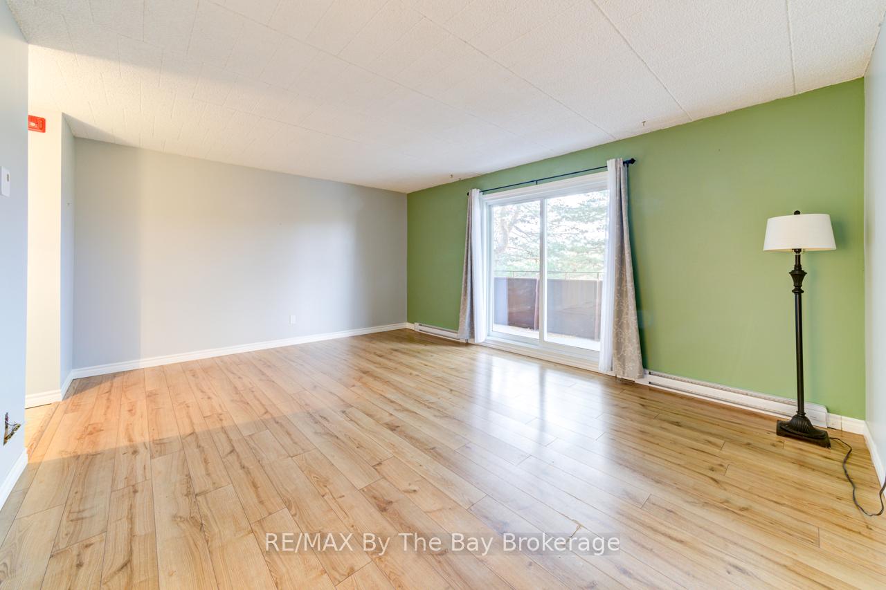 Photo 15 of Unit 309, 184 Eighth Street W, Collingwood — HOMEH