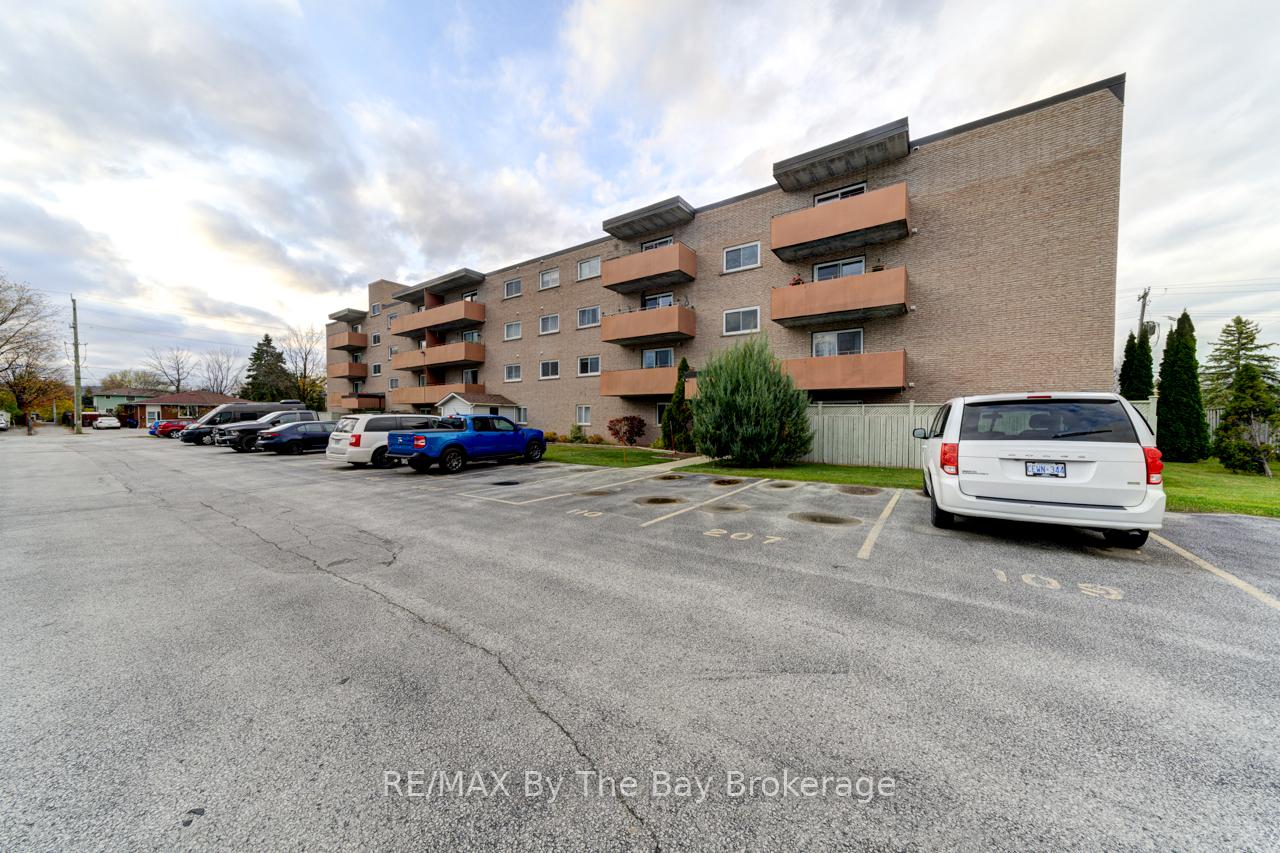 Photo 22 of Unit 309, 184 Eighth Street W, Collingwood — HOMEH