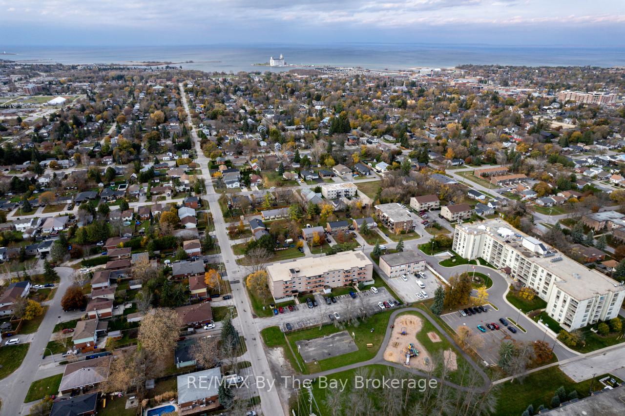 Photo 25 of Unit 309, 184 Eighth Street W, Collingwood — HOMEH