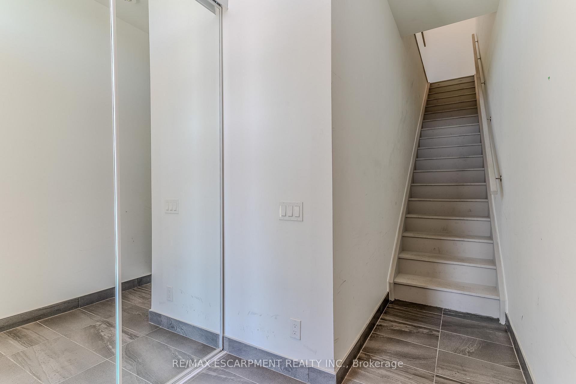 Photo 3 of Unit TH23, 7 Buttermill Avenue, Vaughan, Vaughan Corporate Centre — HOMEH