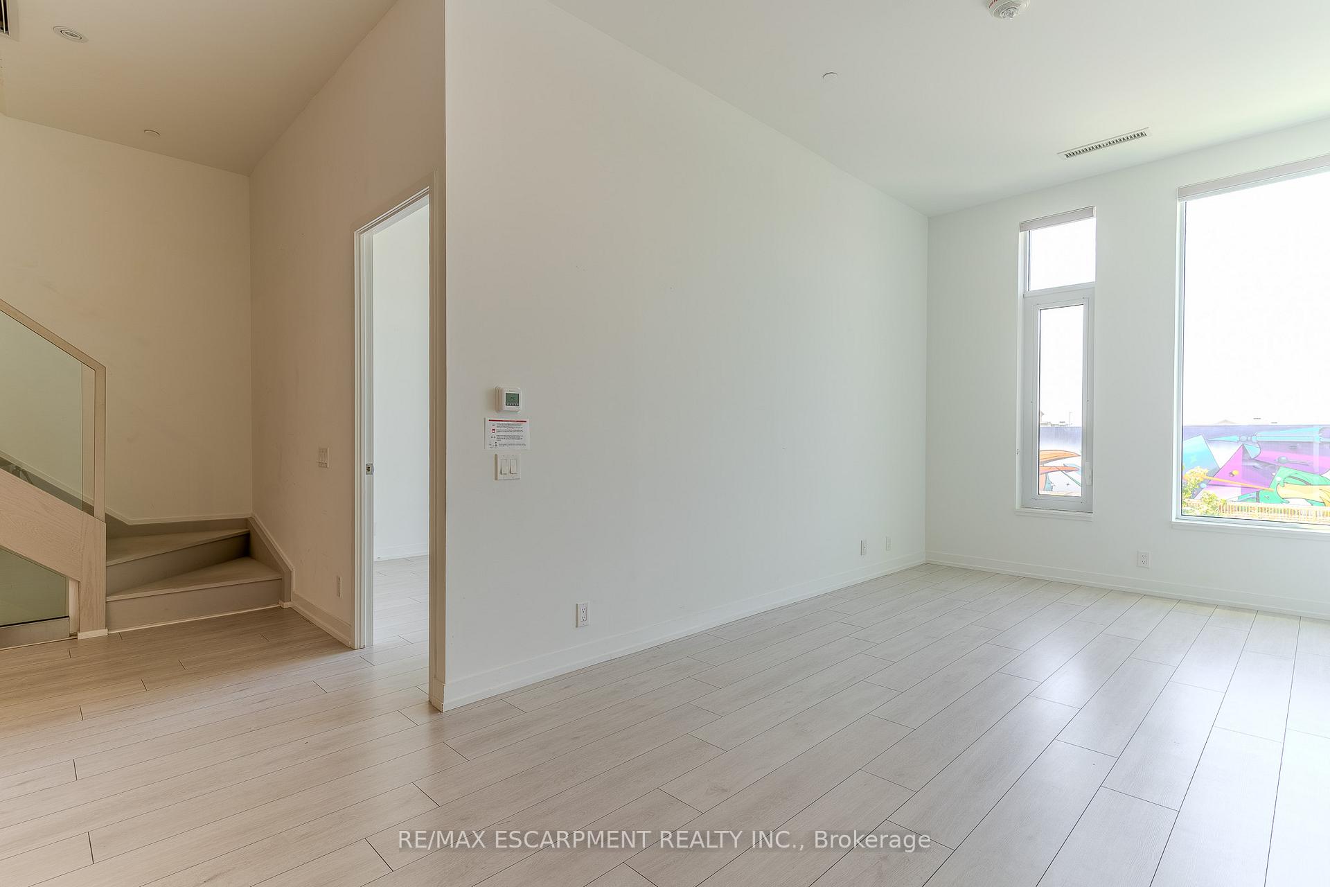 Photo 9 of Unit TH23, 7 Buttermill Avenue, Vaughan, Vaughan Corporate Centre — HOMEH