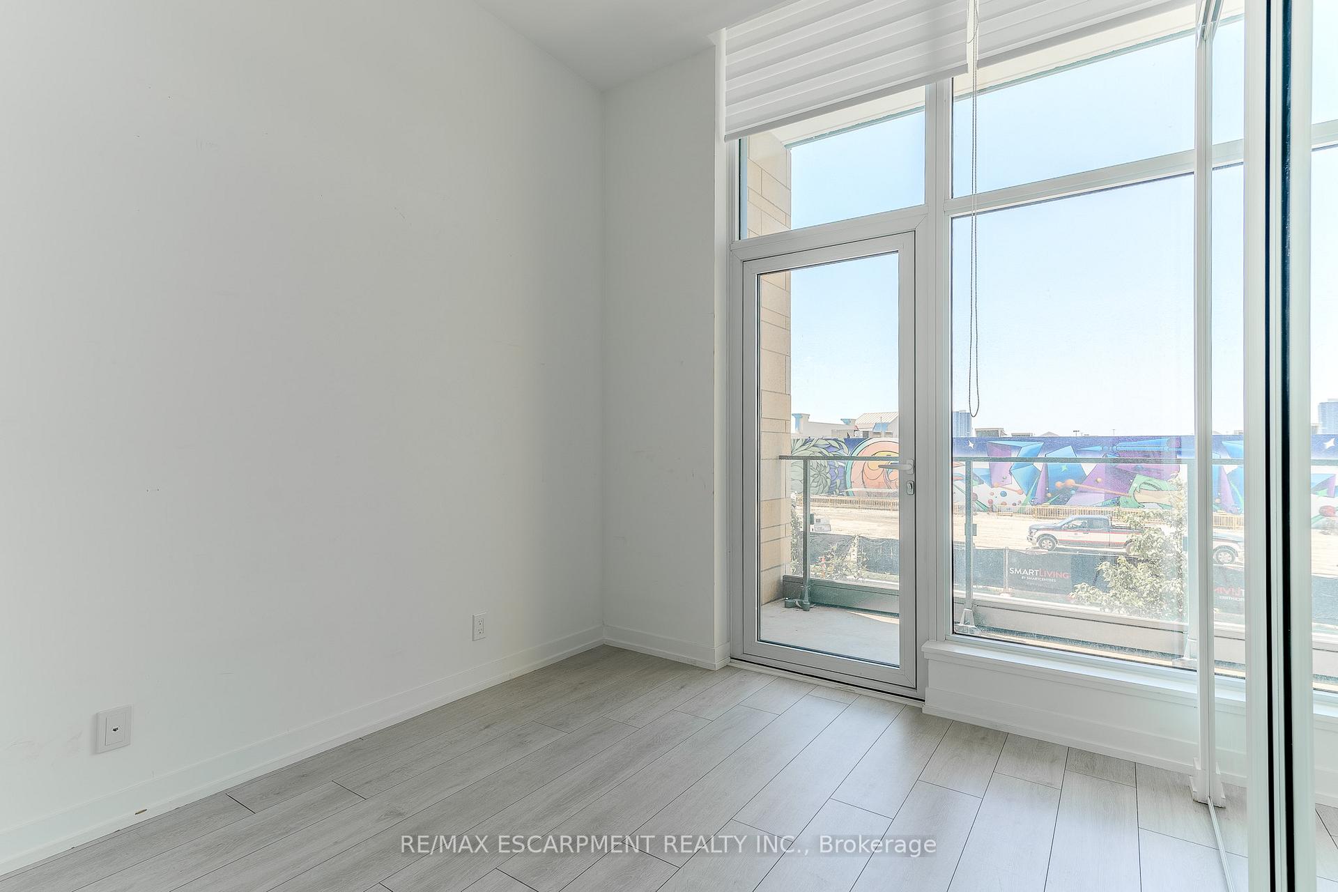 Photo 10 of Unit TH23, 7 Buttermill Avenue, Vaughan, Vaughan Corporate Centre — HOMEH