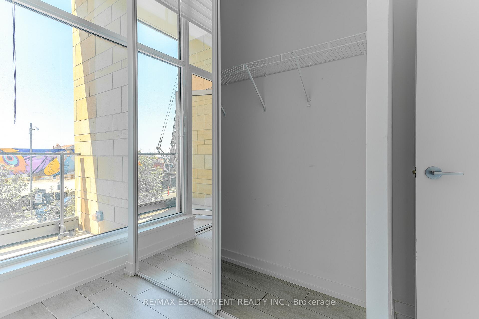 Photo 11 of Unit TH23, 7 Buttermill Avenue, Vaughan, Vaughan Corporate Centre — HOMEH