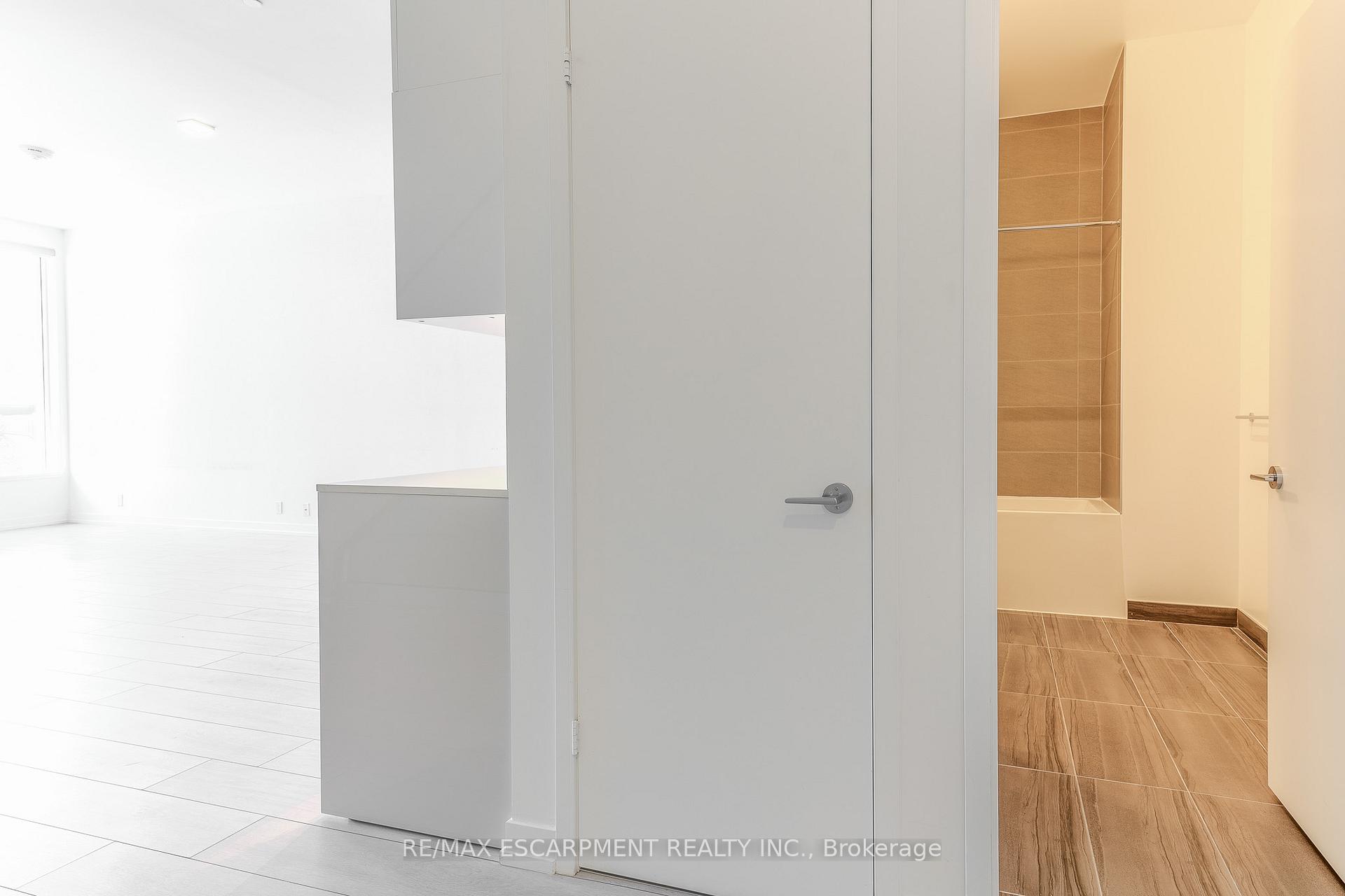 Photo 13 of Unit TH23, 7 Buttermill Avenue, Vaughan, Vaughan Corporate Centre — HOMEH