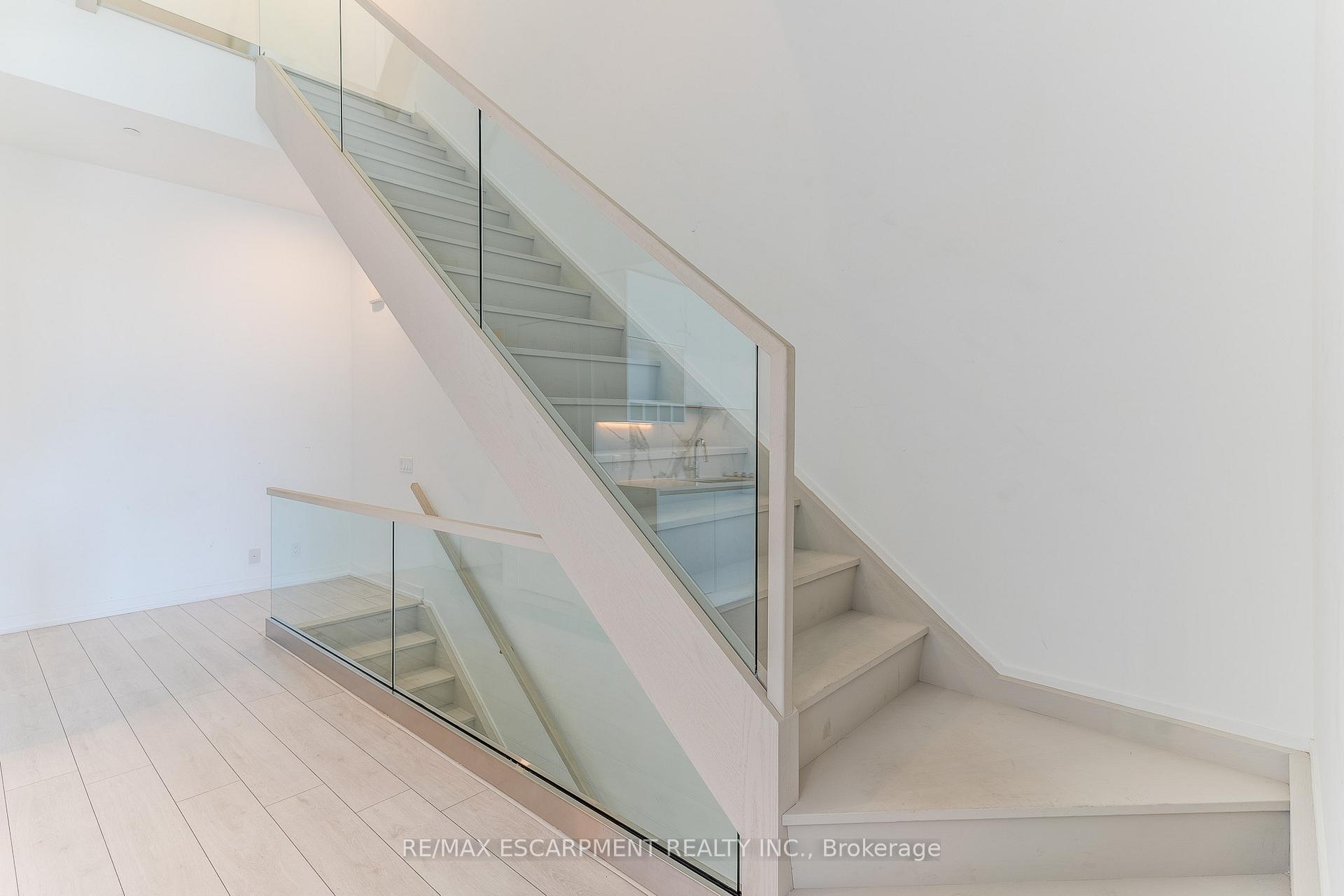 Photo 16 of Unit TH23, 7 Buttermill Avenue, Vaughan, Vaughan Corporate Centre — HOMEH
