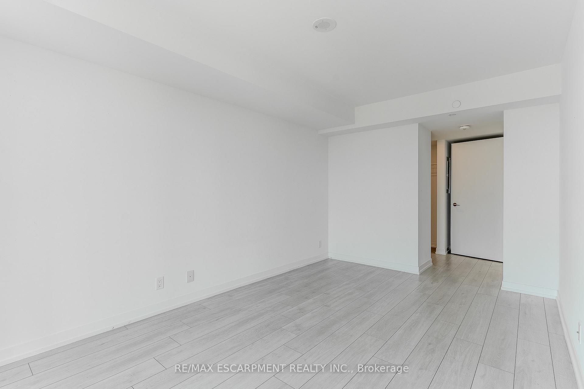 Photo 18 of Unit TH23, 7 Buttermill Avenue, Vaughan, Vaughan Corporate Centre — HOMEH