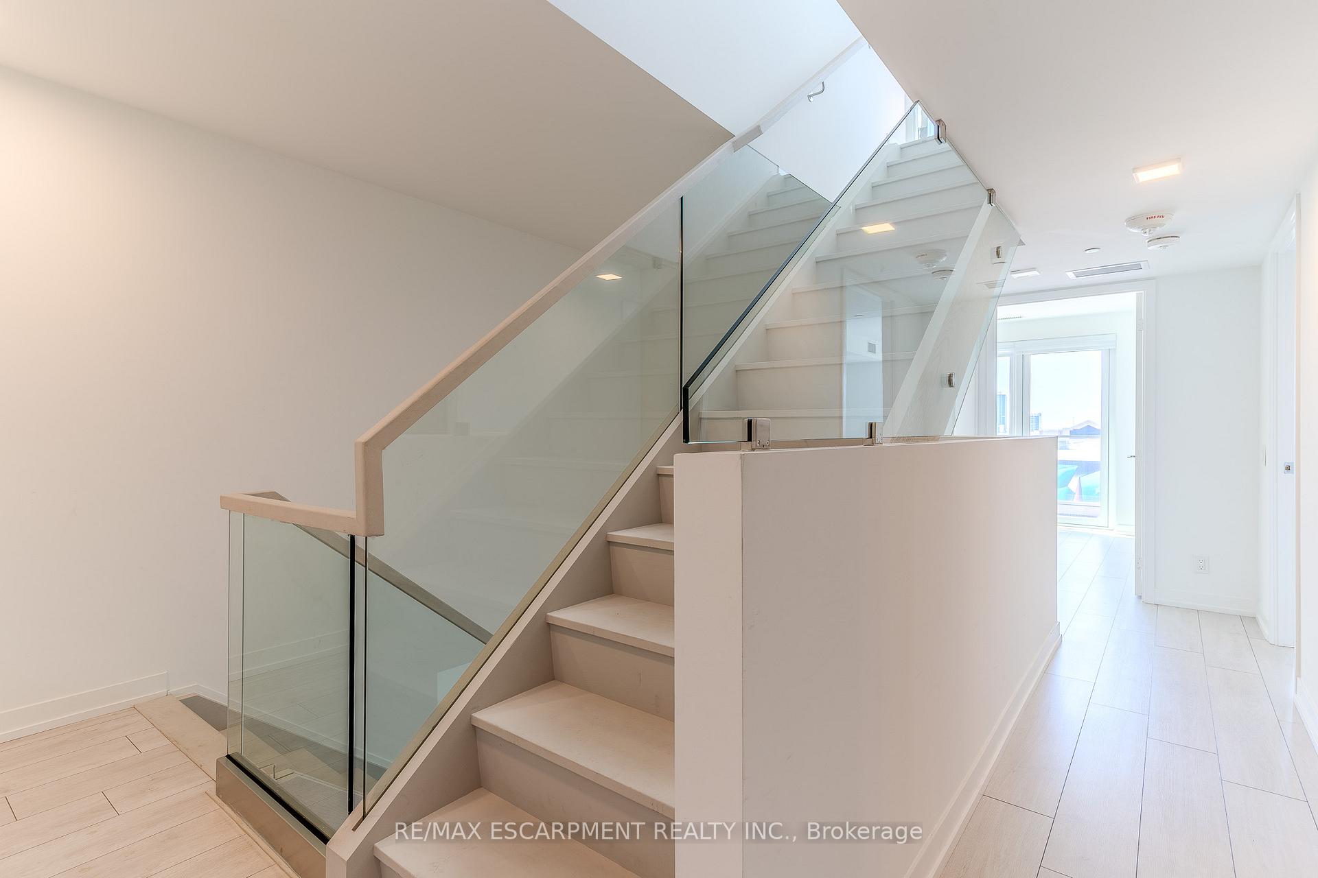 Photo 25 of Unit TH23, 7 Buttermill Avenue, Vaughan, Vaughan Corporate Centre — HOMEH