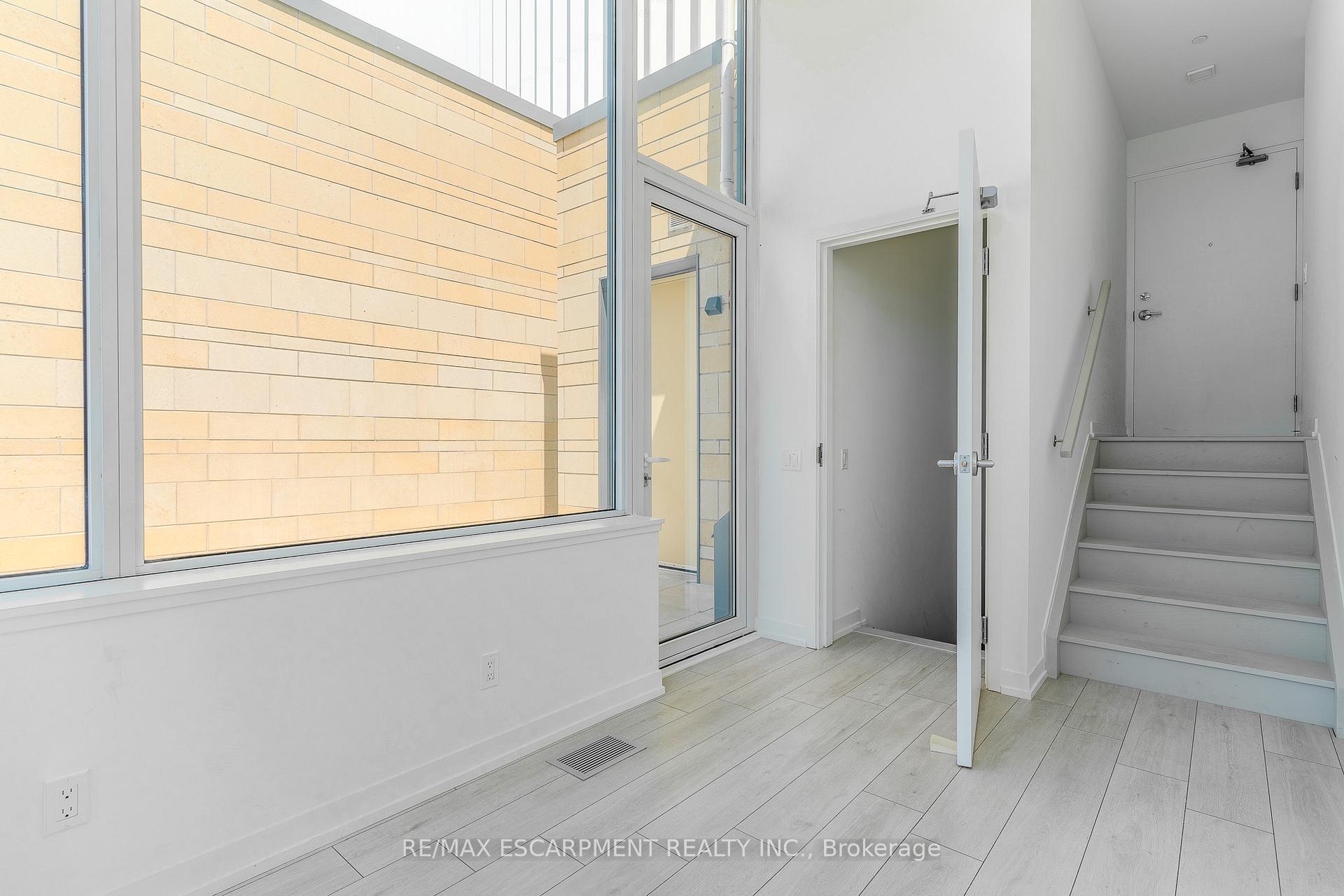 Photo 26 of Unit TH23, 7 Buttermill Avenue, Vaughan, Vaughan Corporate Centre — HOMEH