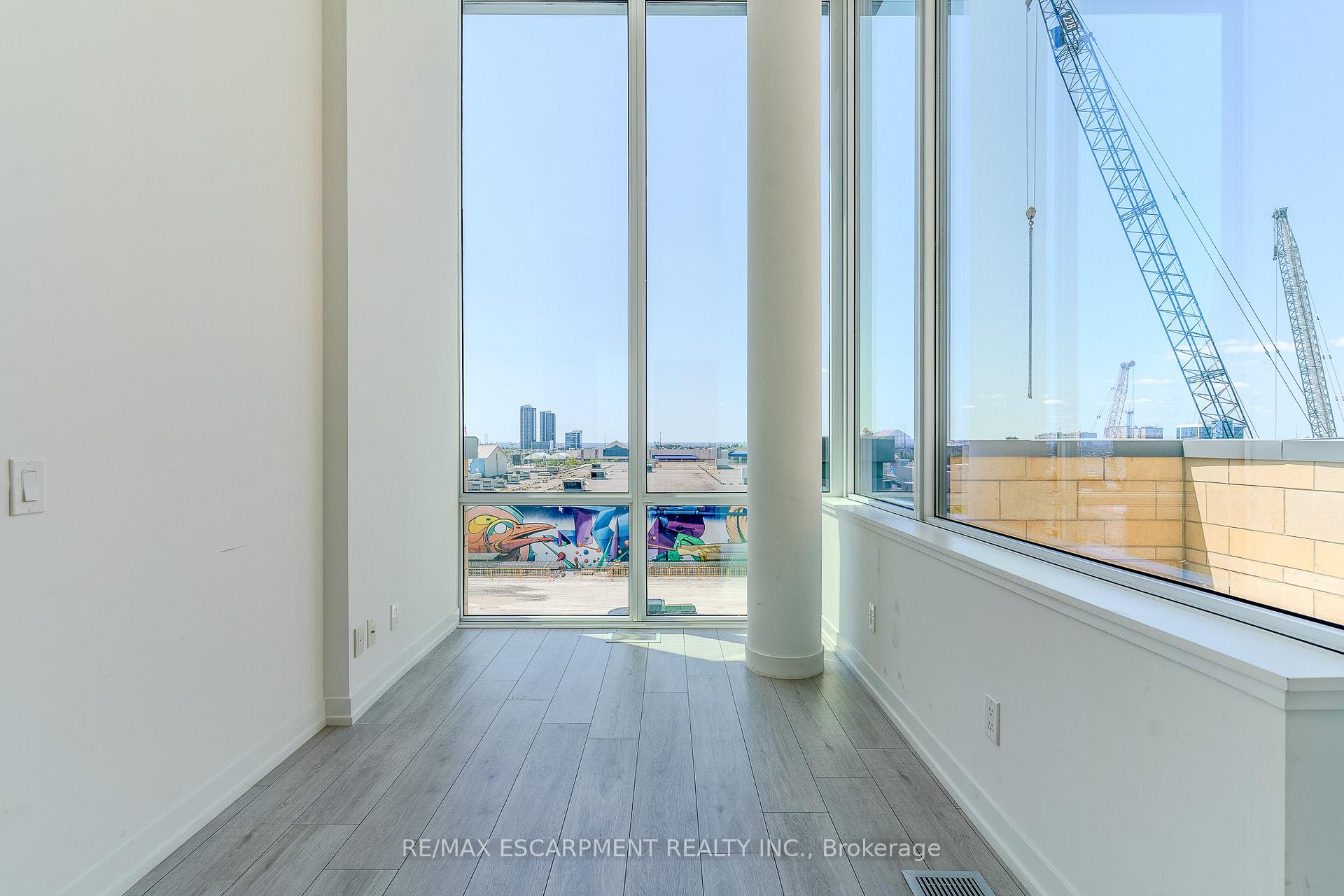 Photo 27 of Unit TH23, 7 Buttermill Avenue, Vaughan, Vaughan Corporate Centre — HOMEH