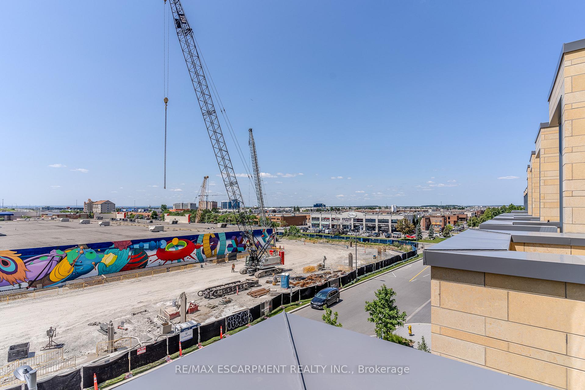 Photo 30 of Unit TH23, 7 Buttermill Avenue, Vaughan, Vaughan Corporate Centre — HOMEH