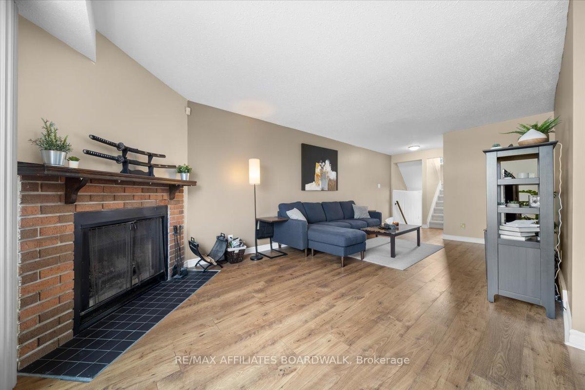 Photo 4 of 6391 Nuggett Drive E, Ottawa, Chateauneuf — HOMEH