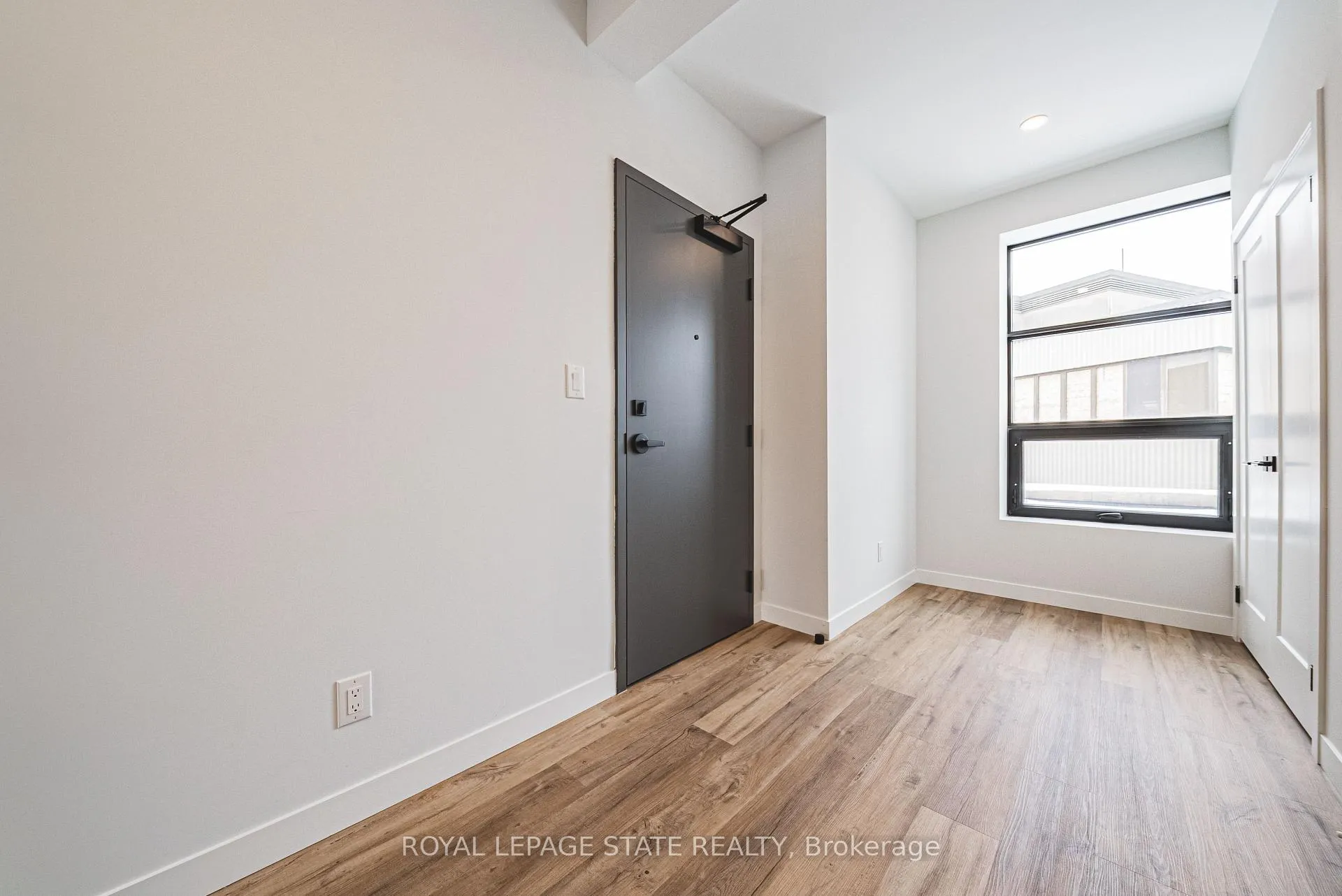 Photo 3 of 555 Sanitorium Road, Hamilton, Mountview — HOMEH