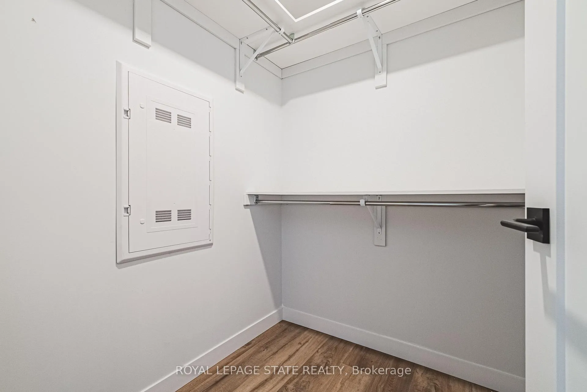 Photo 6 of 555 Sanitorium Road, Hamilton, Mountview — HOMEH