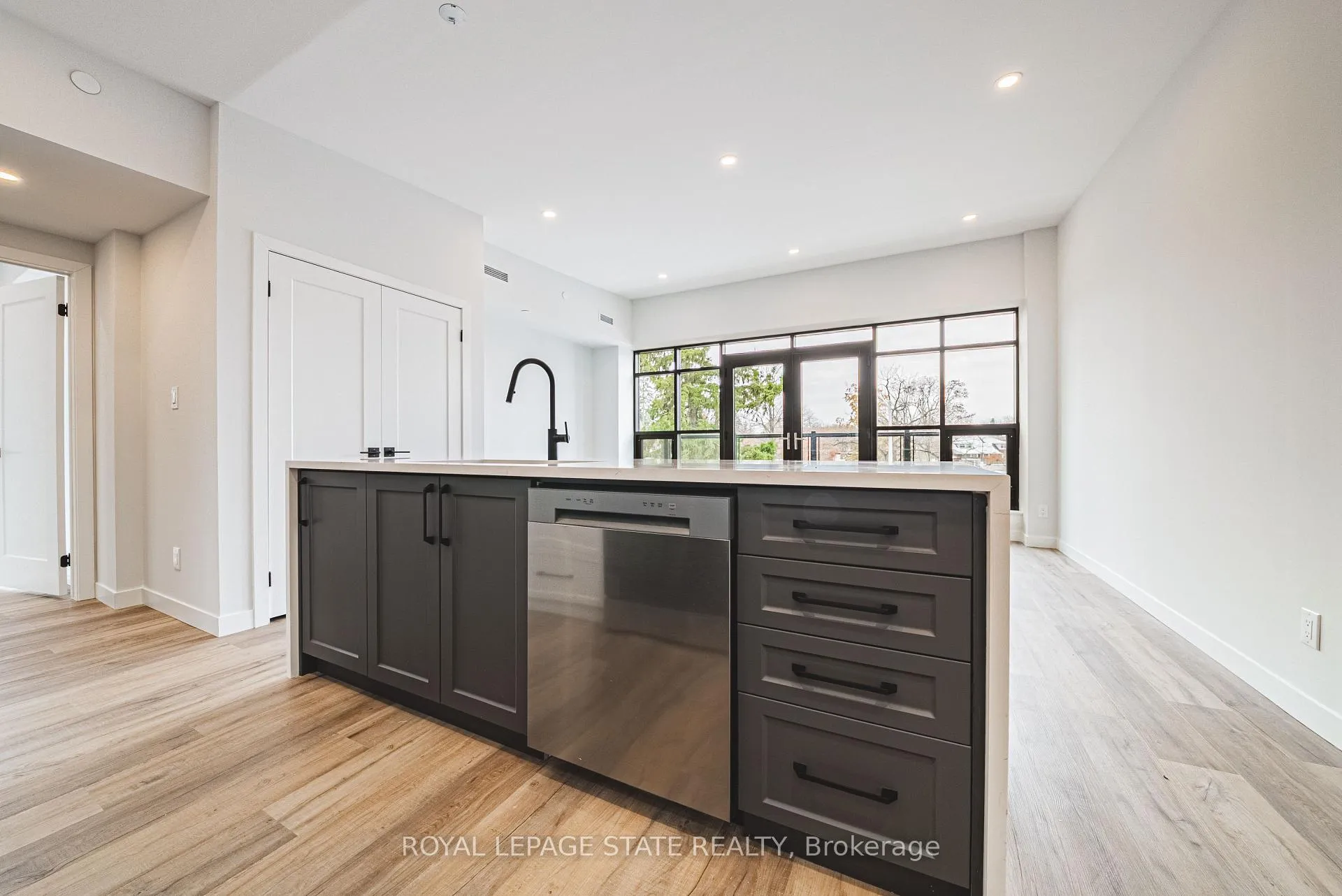 Photo 11 of 555 Sanitorium Road, Hamilton, Mountview — HOMEH
