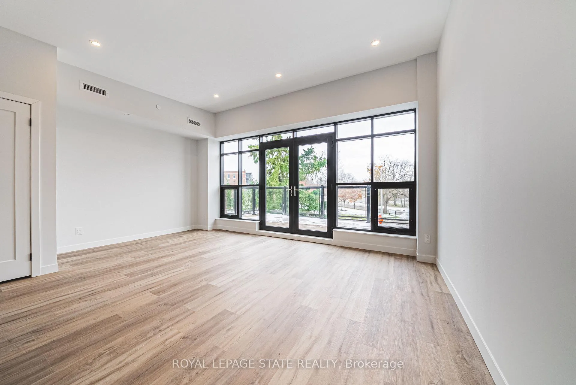 Photo 13 of 555 Sanitorium Road, Hamilton, Mountview — HOMEH
