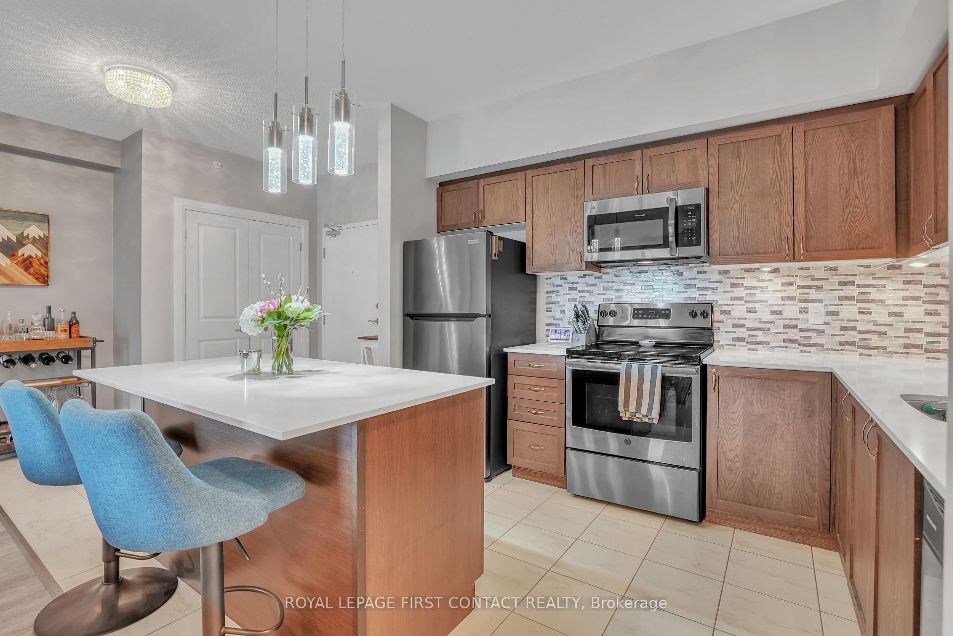 Photo 4 of Unit 305, 306 Essa Road, Barrie, Ardagh — HOMEH