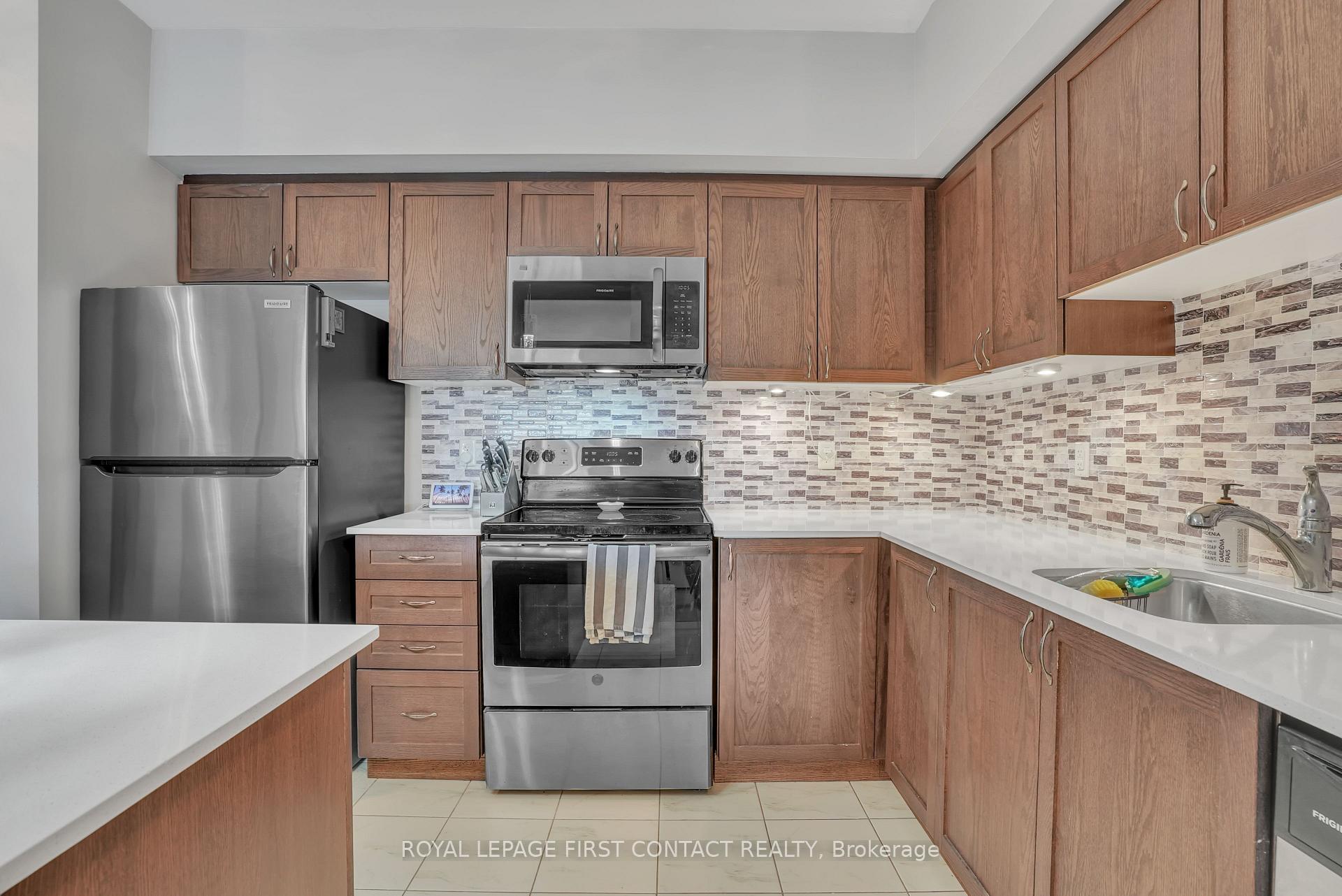 Photo 5 of Unit 305, 306 Essa Road, Barrie, Ardagh — HOMEH