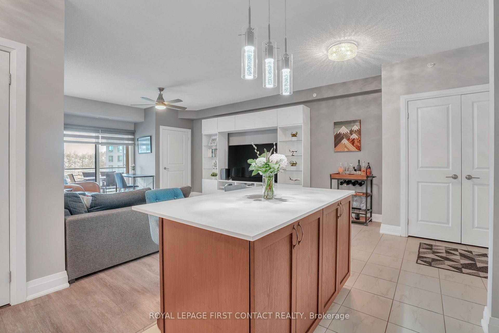 Photo 6 of Unit 305, 306 Essa Road, Barrie, Ardagh — HOMEH