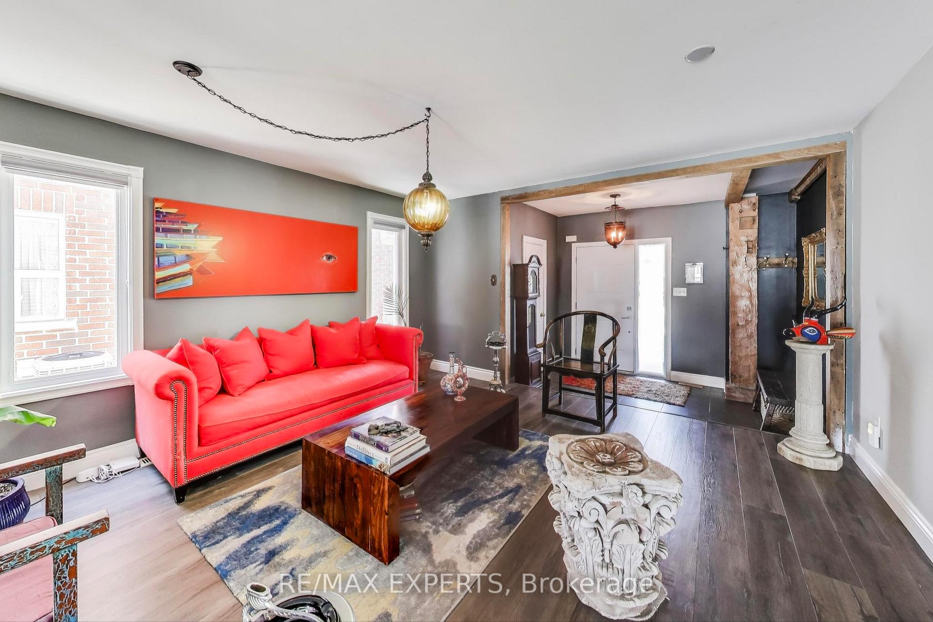 Photo 5 of 45 Wallwark Street, Aurora, Bayview Northeast — HOMEH