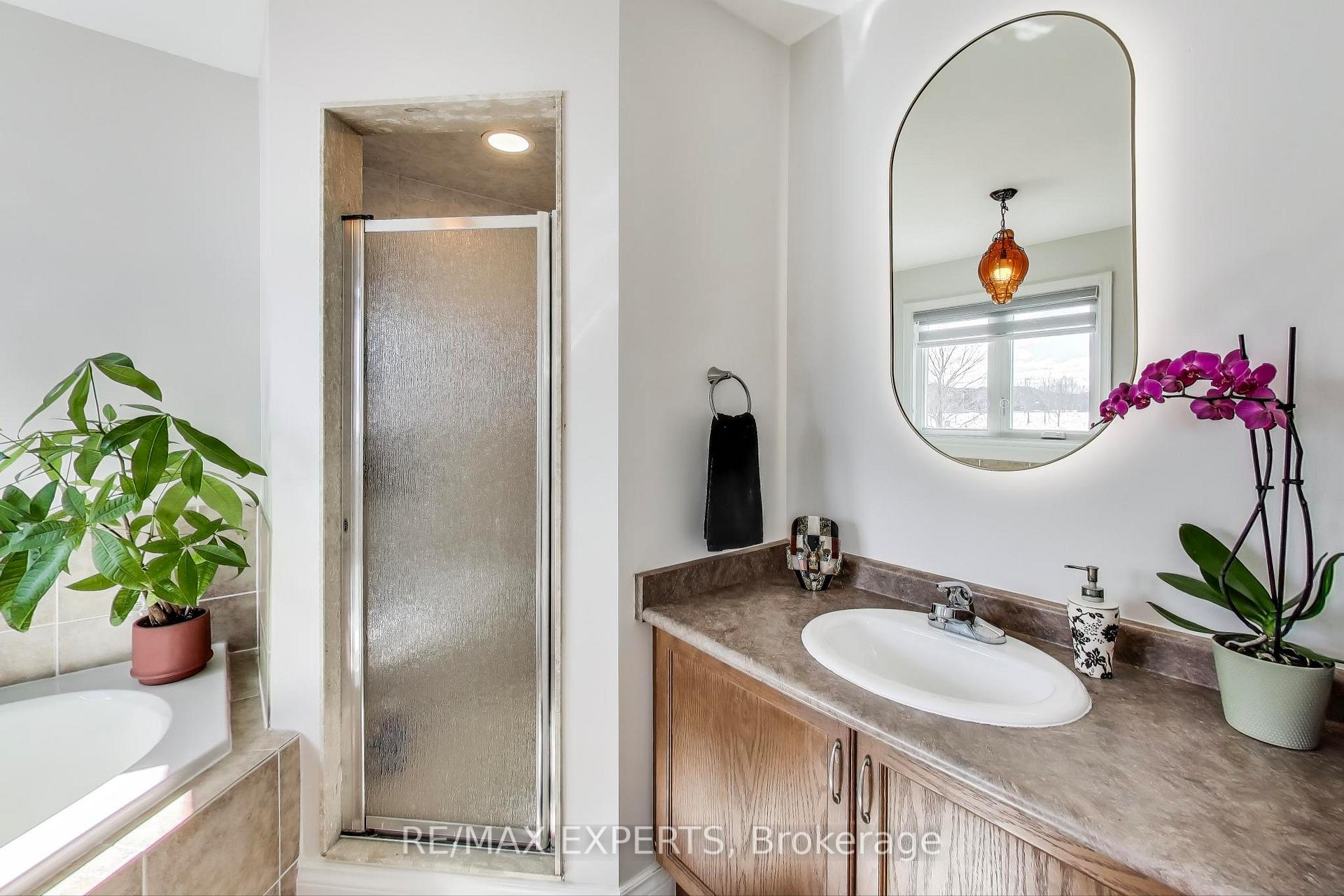 Photo 17 of 45 Wallwark Street, Aurora, Bayview Northeast — HOMEH
