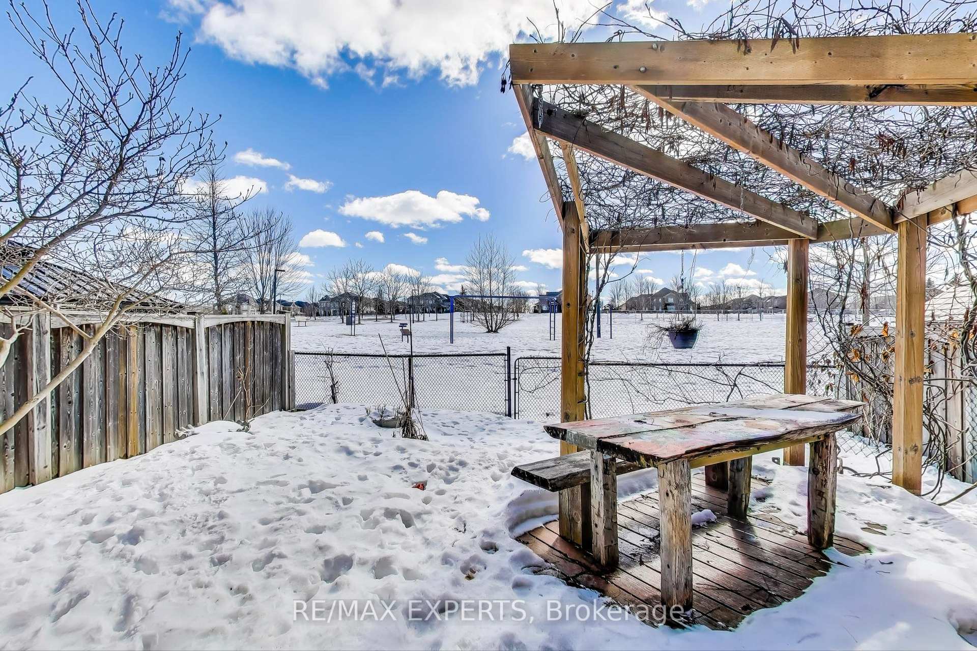 Photo 34 of 45 Wallwark Street, Aurora, Bayview Northeast — HOMEH