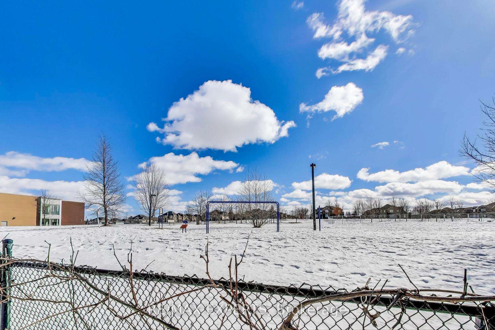 Photo 36 of 45 Wallwark Street, Aurora, Bayview Northeast — HOMEH