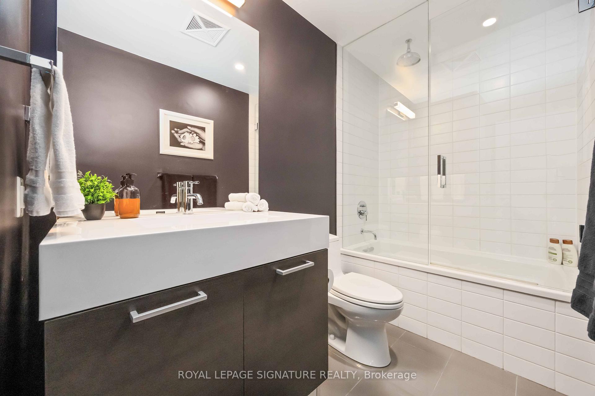 Photo 16 of Unit PH-913, 90 Broadview Avenue, Toronto, South Riverdale — HOMEH