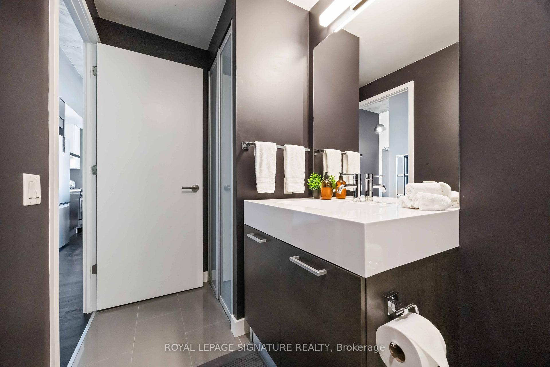 Photo 17 of Unit PH-913, 90 Broadview Avenue, Toronto, South Riverdale — HOMEH
