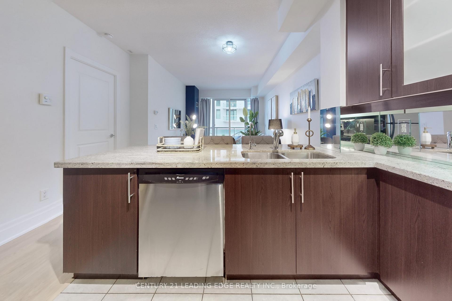 Photo 8 of Unit 206, 1 Upper Duke Crescent, Markham, Unionville — HOMEH