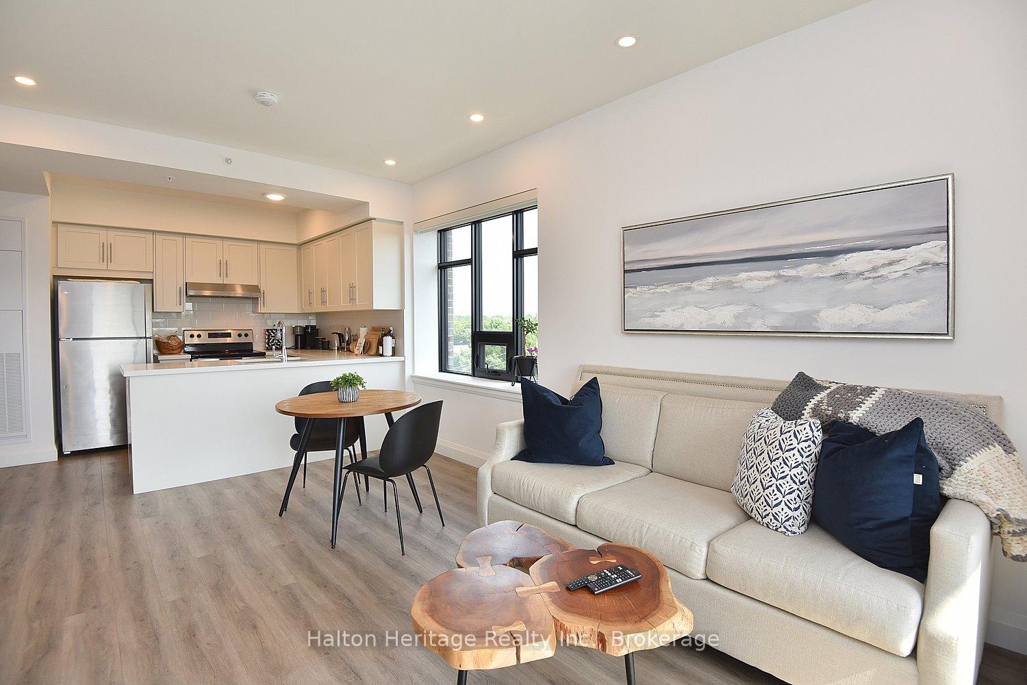 Photo 7 of Unit 510, 30 Hamilton Street S, Hamilton, Waterdown — HOMEH
