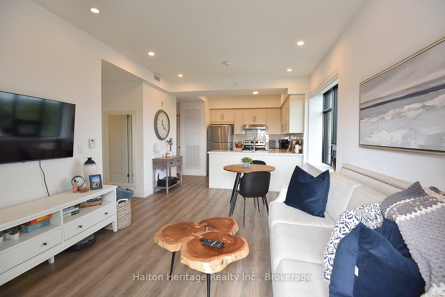 Photo 9 of Unit 510, 30 Hamilton Street S, Hamilton, Waterdown — HOMEH