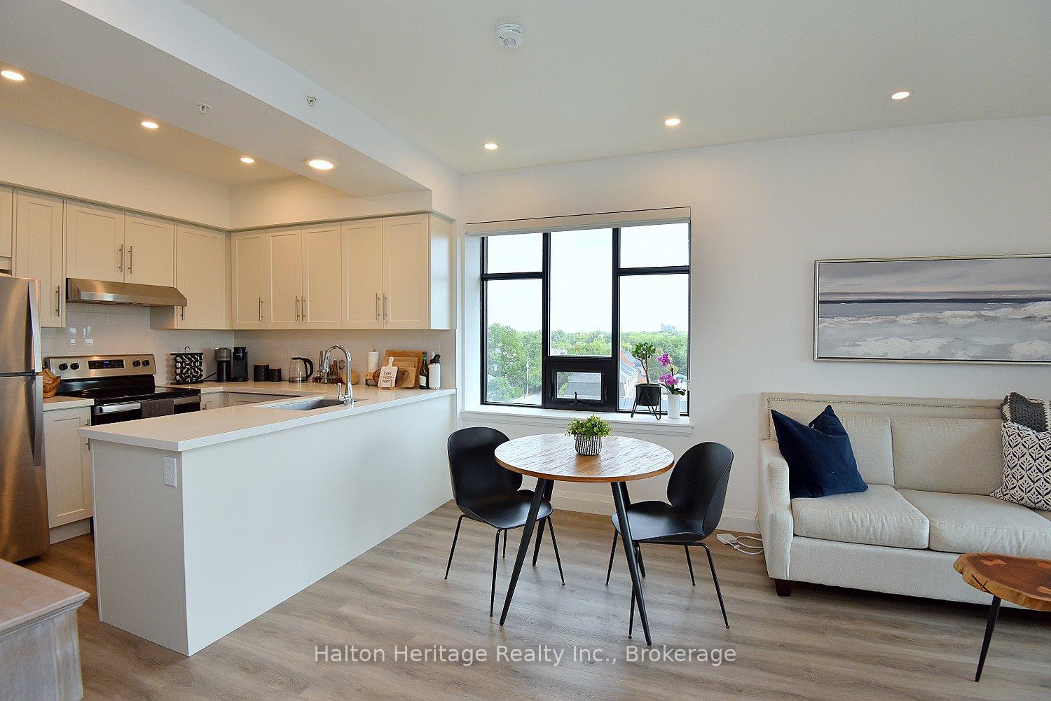 Photo 11 of Unit 510, 30 Hamilton Street S, Hamilton, Waterdown — HOMEH