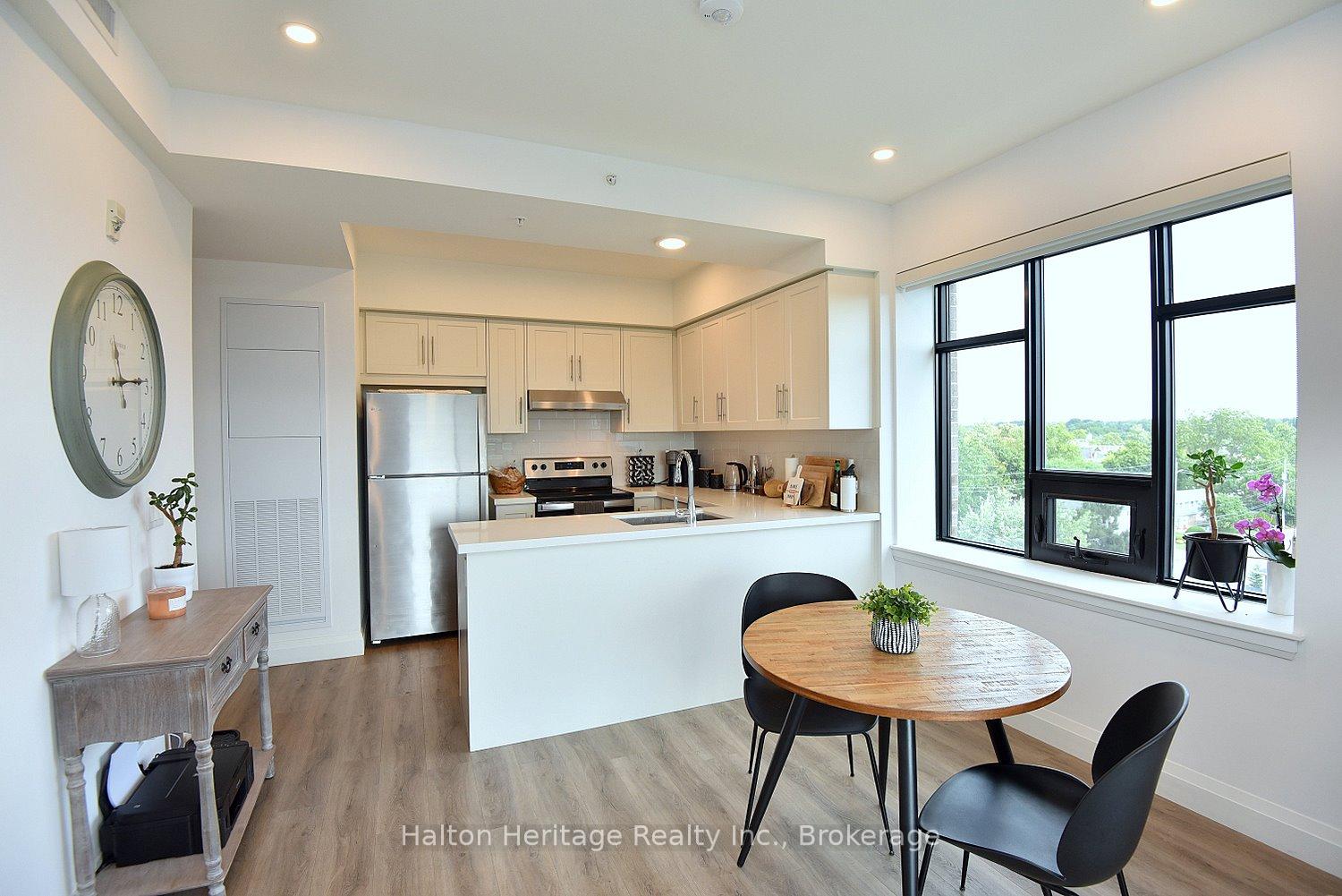 Photo 14 of Unit 510, 30 Hamilton Street S, Hamilton, Waterdown — HOMEH