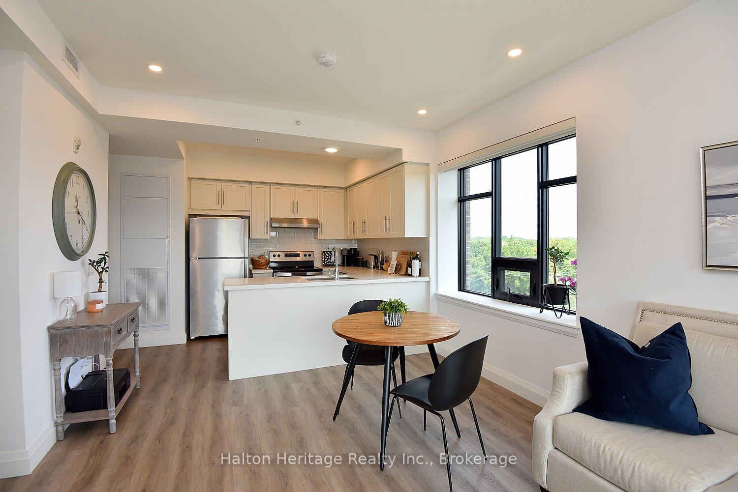 Photo 15 of Unit 510, 30 Hamilton Street S, Hamilton, Waterdown — HOMEH