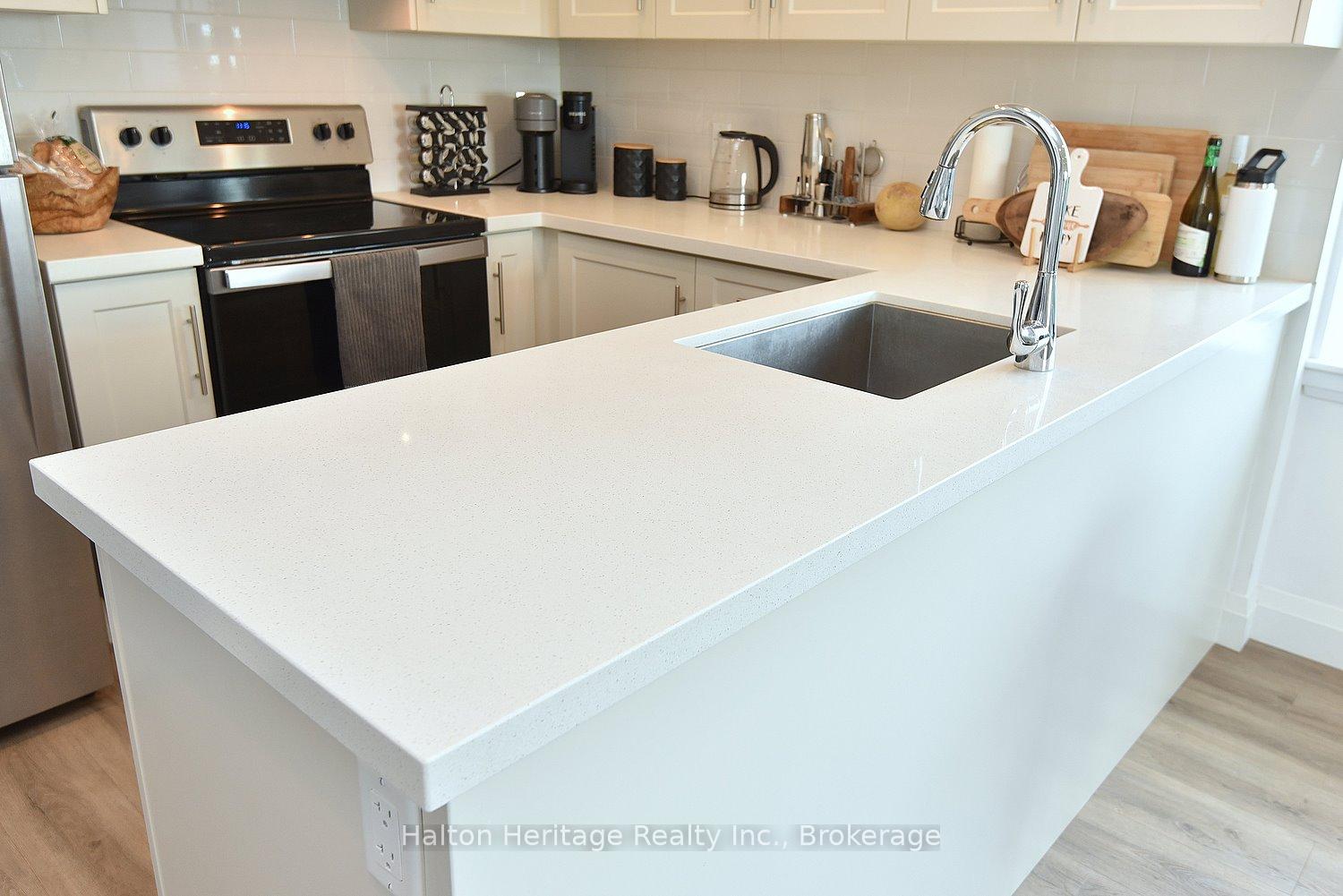 Photo 17 of Unit 510, 30 Hamilton Street S, Hamilton, Waterdown — HOMEH