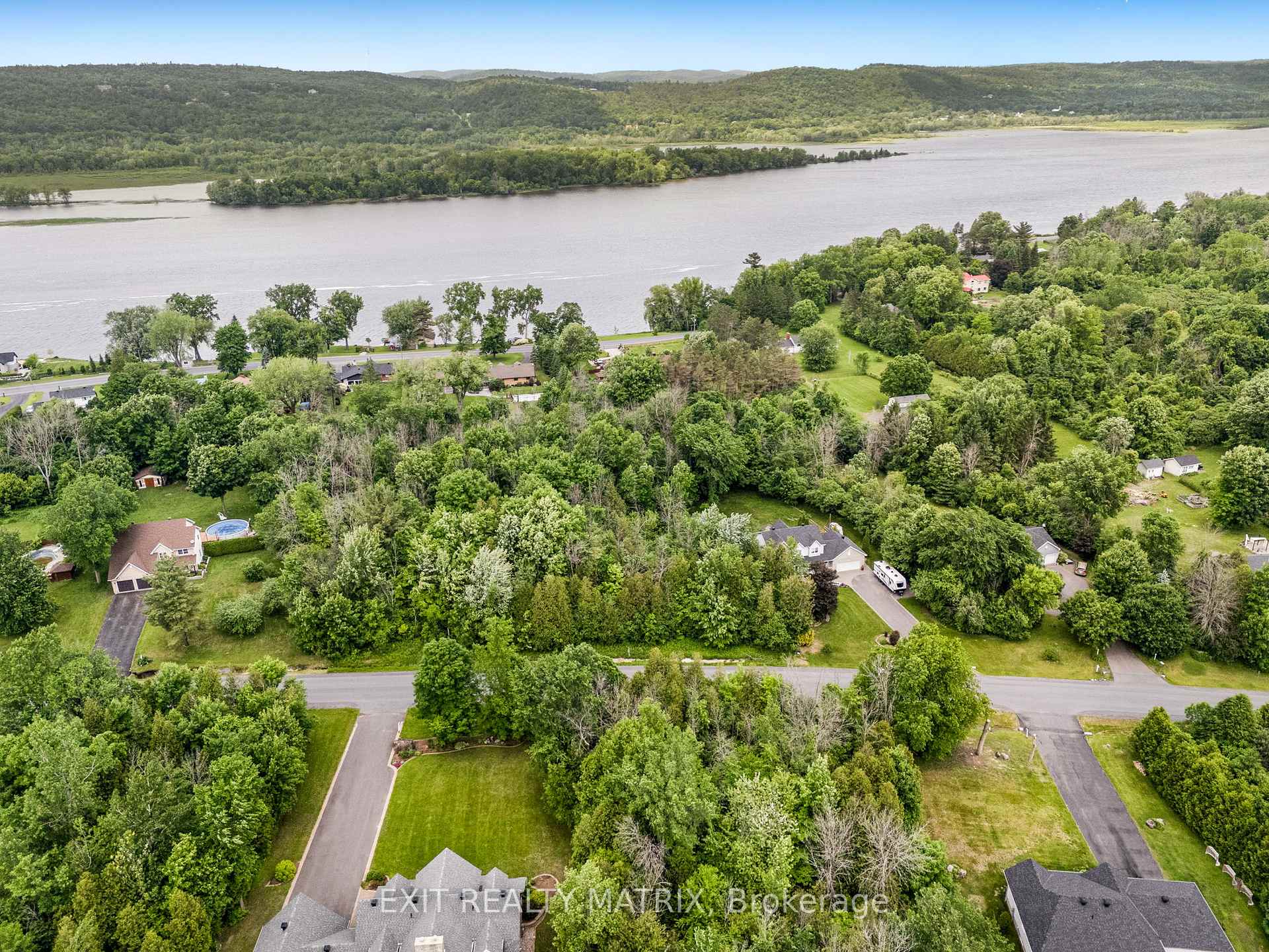 Photo 4 of 30 Davidson Street, Champlain, Champlain Twp — HOMEH