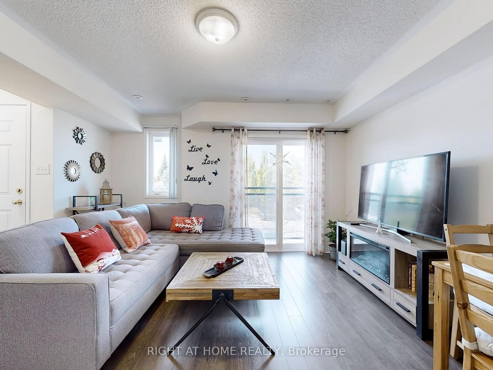 Photo 3 of Unit 15, 160 Chancery Road, Markham, Greensborough — HOMEH
