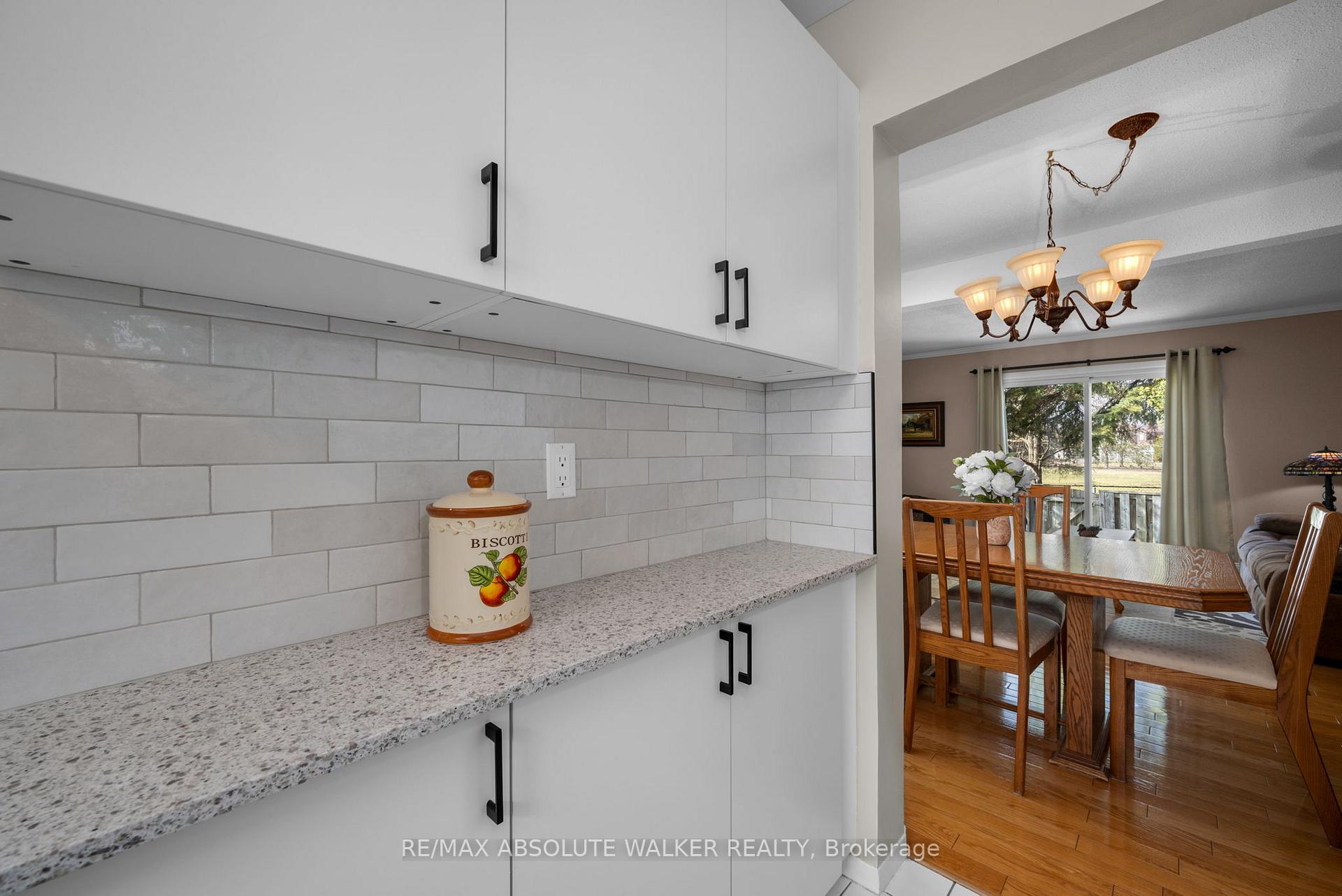 Photo 8 of 6175 Brookside Lane, Ottawa, Convent Glen South — HOMEH