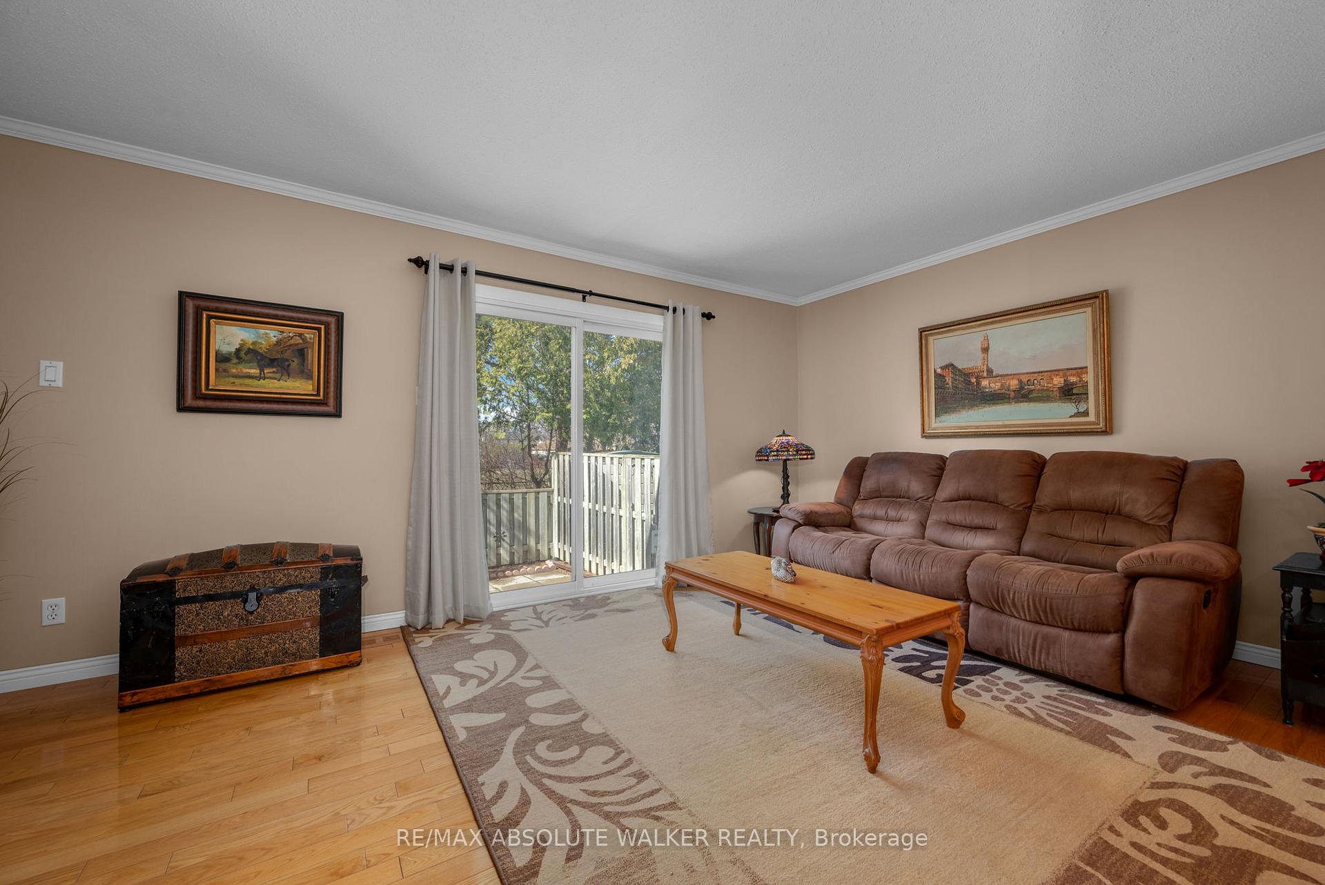 Photo 10 of 6175 Brookside Lane, Ottawa, Convent Glen South — HOMEH