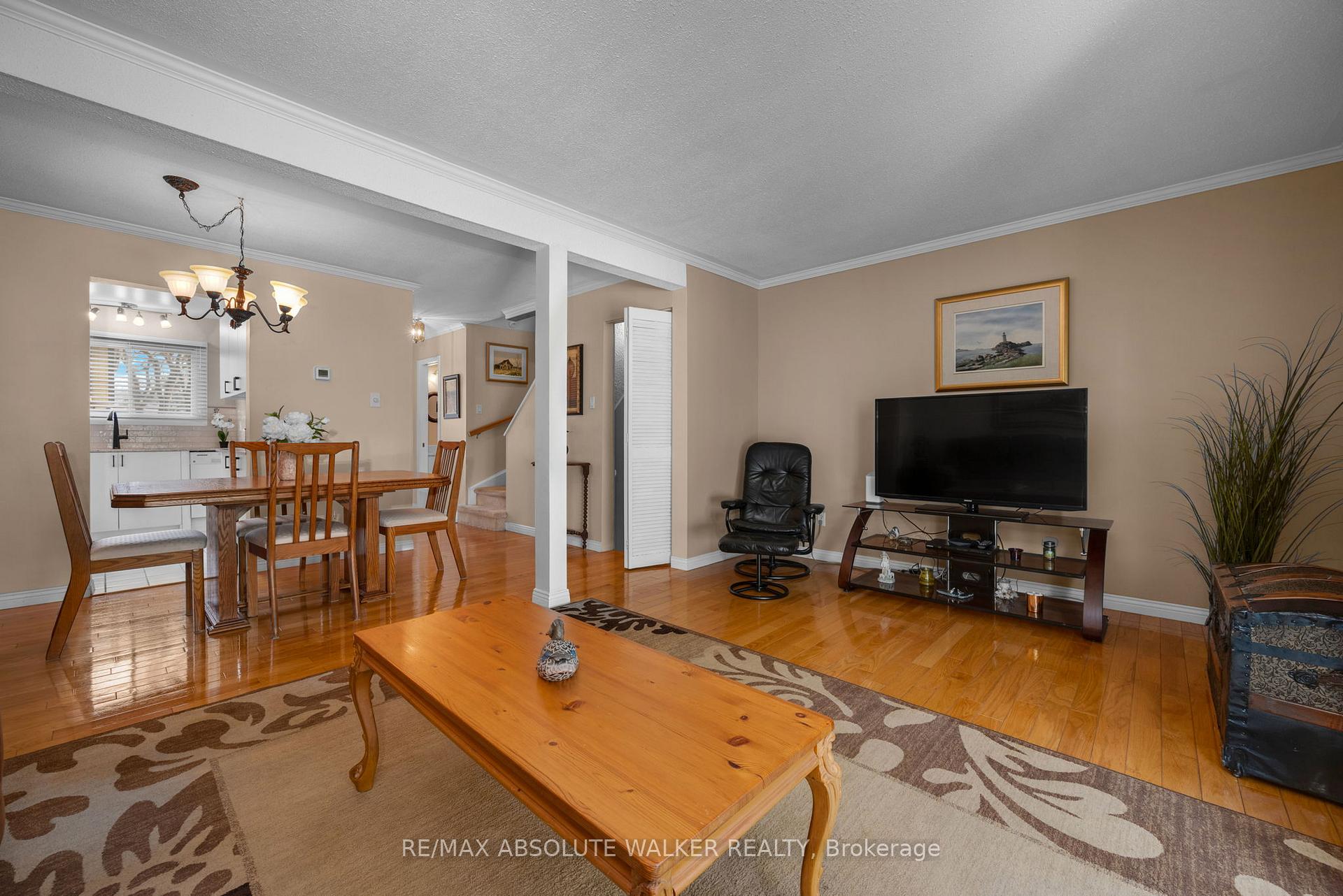 Photo 12 of 6175 Brookside Lane, Ottawa, Convent Glen South — HOMEH